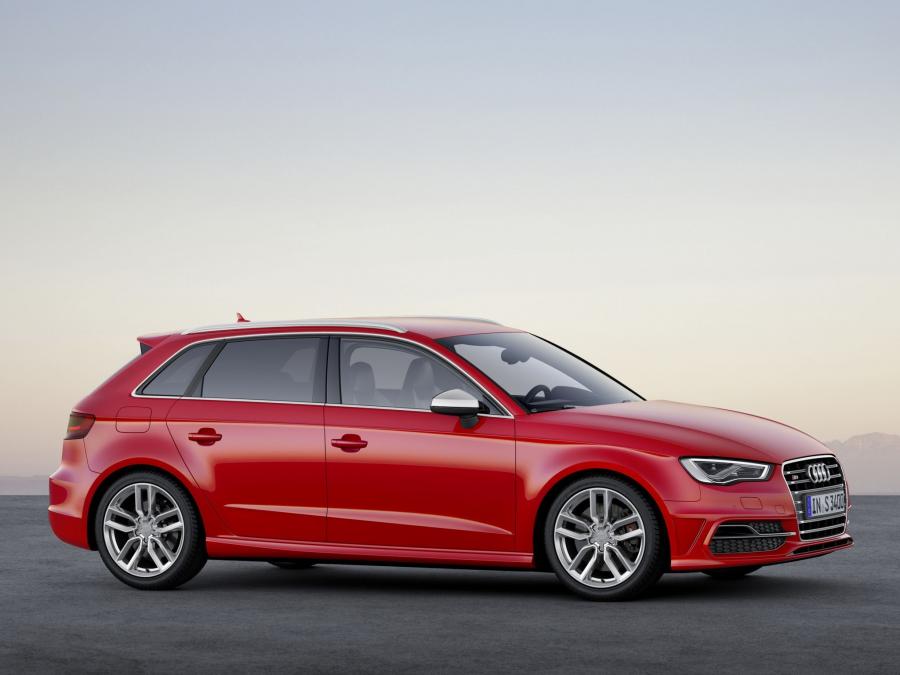  Audi S3 Sportback (8V) 2013 года  (WW) (фото 12 из 35)